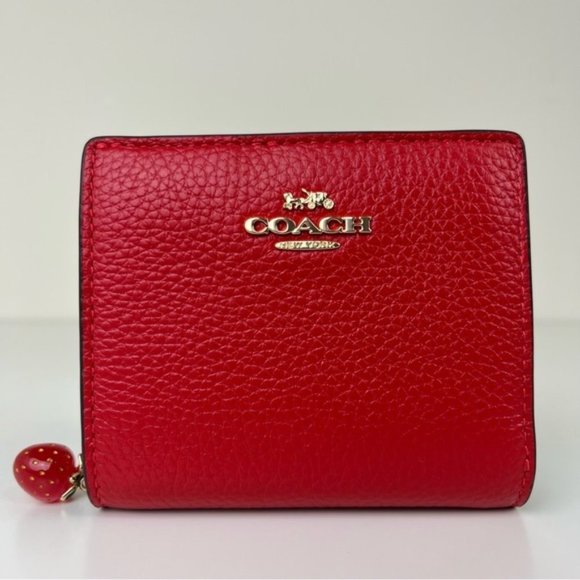 🍓 NWT Coach Snap Wallet With Strawberry - Picture 1 of 7